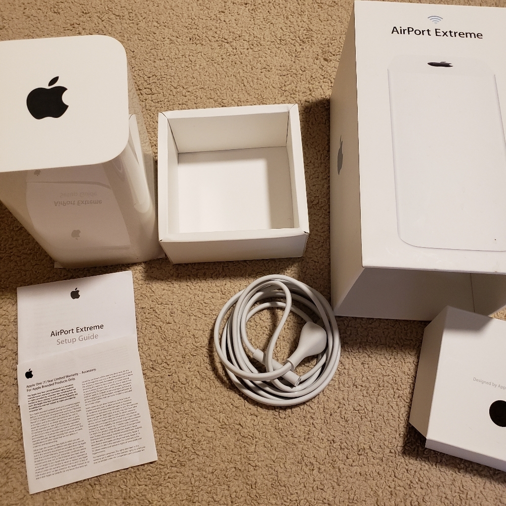 Apple Airport Extreme Wireless Router - Picture 2 of 4